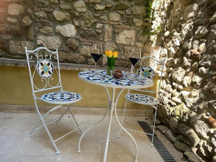 Charme In Centro With Private Parking Apartment Ascoli Piceno Exterior photo